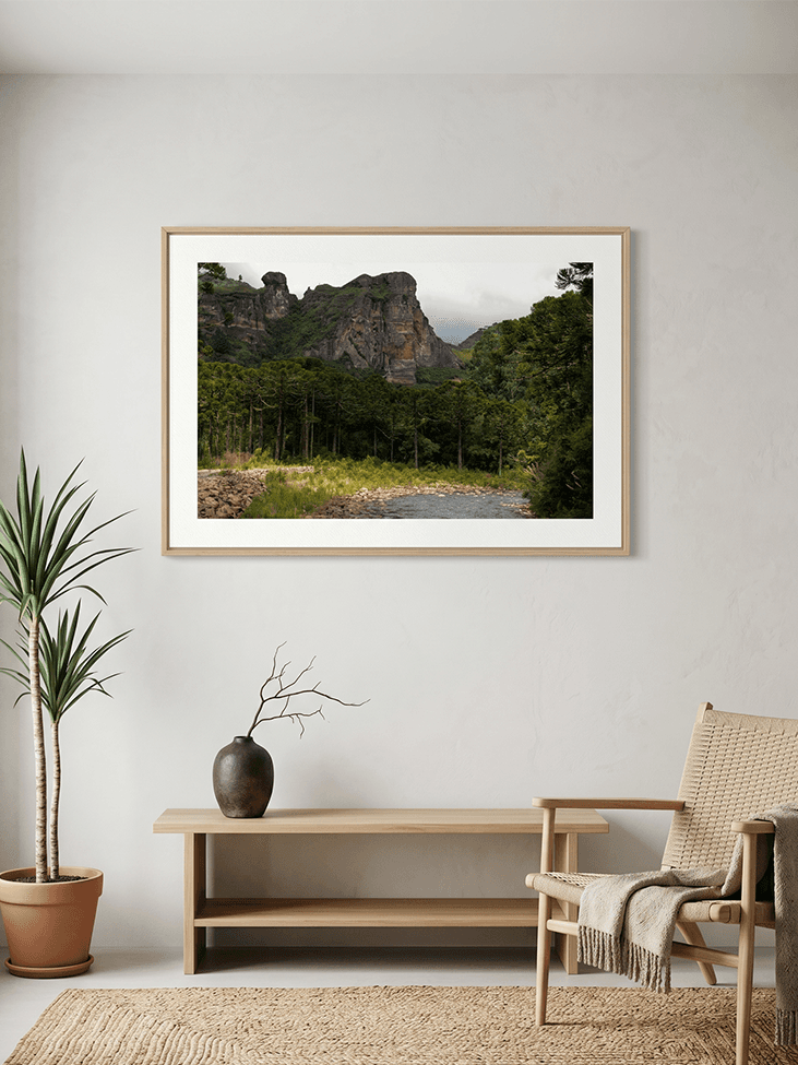 Lucas Mendes Monteiro fotografando na natureza brasileira — fotógrafo Fine Art Brasília